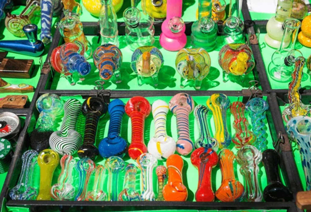 Maximize Your Experience: Essential Smoke Accessories Pipe King LLC LA Wholesale Smoke Shop and accessories