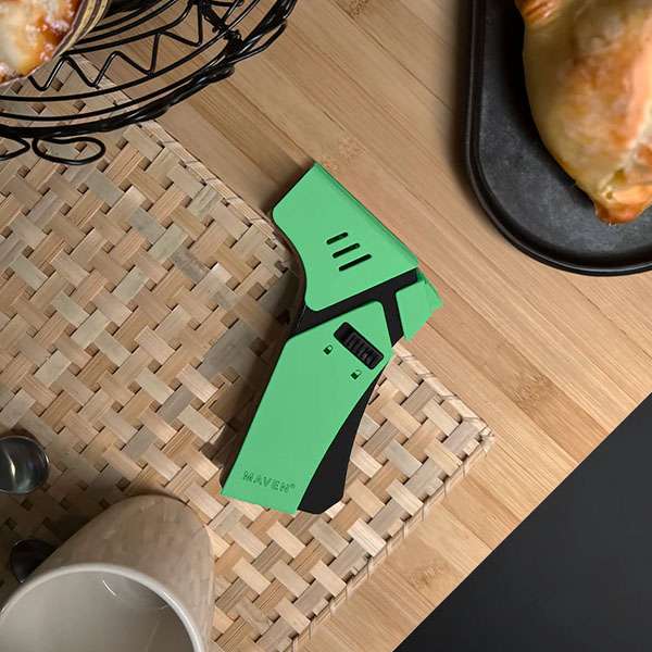 Maven Pro Torch – Powerful Butane Table Torch Maven Pro Butane Torch in Black, Green, and Purple – High-performance table torch with windproof flame, ergonomic grip, and refillable tank. Perfect for wholesale smoke shop supply.